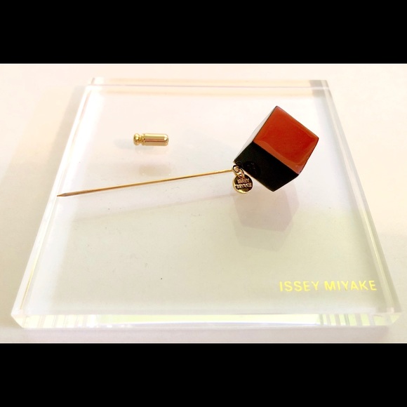 Issey Miyake Accessories - Issey Miyake Brouche.